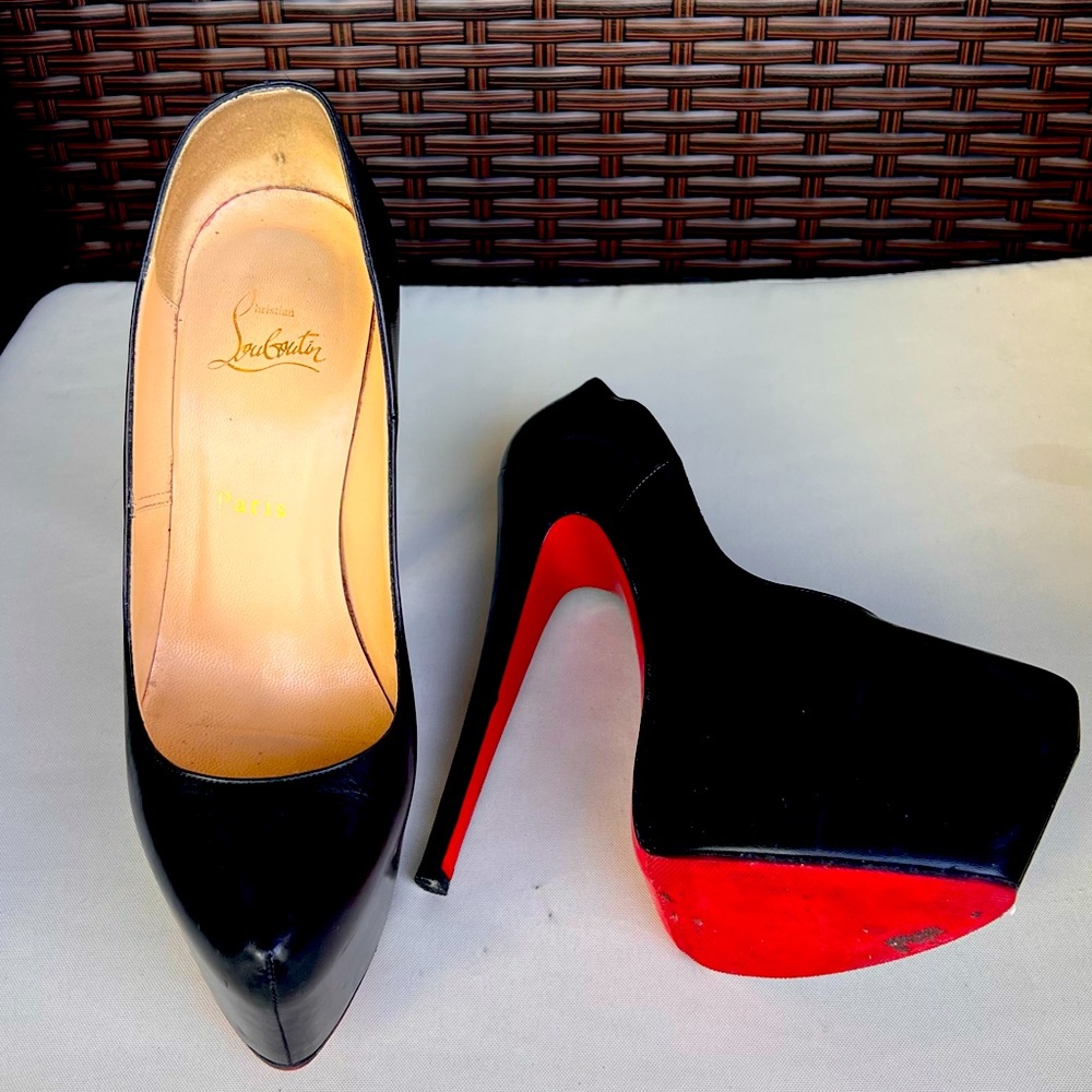 Christian Louboutin, size 8, Black
